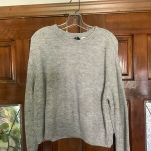 H&M Light Gray Knit Pullover